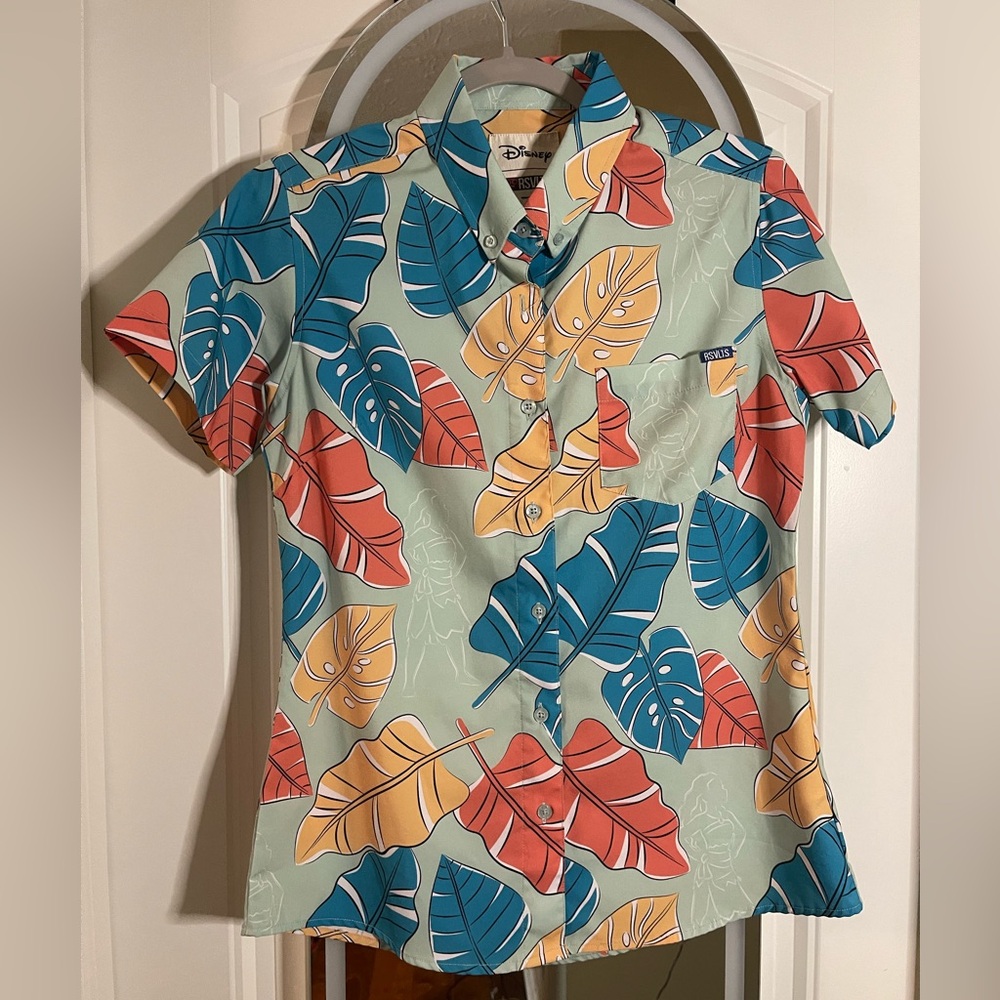RSVLTS Women’s small Disney Moana button down shirt